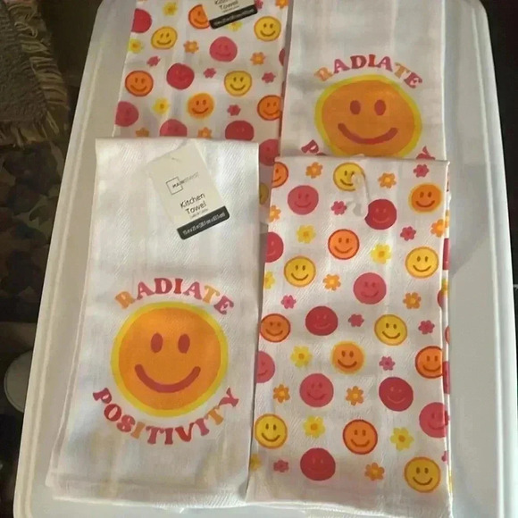NWT Radiate Positivity, Kitchen Towels - Picture 3 of 3